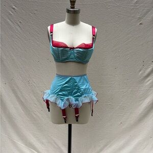 Secrets in lace bra, pantie, garter set